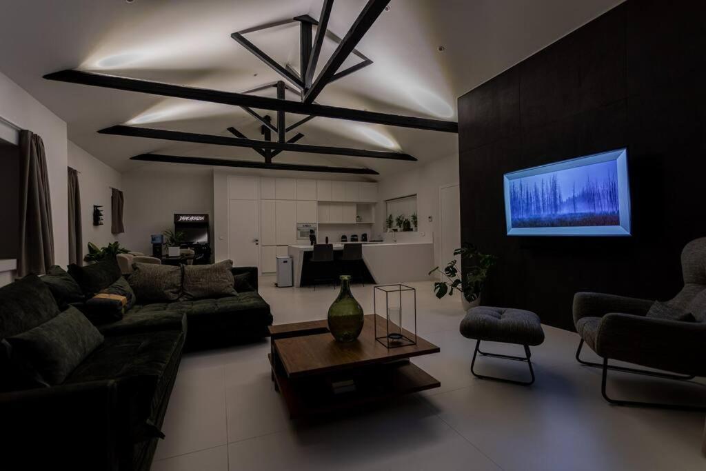 Apartment Dark Horizon